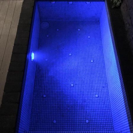 Pequeno Alojamiento Con Mini Piscina - No Climatizada Валенсія Екстер'єр фото