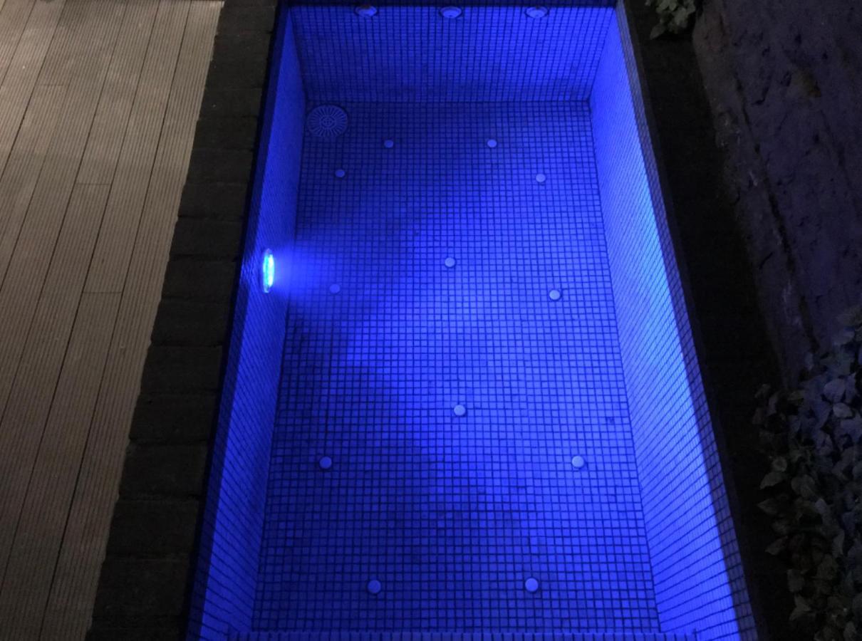 Pequeno Alojamiento Con Mini Piscina - No Climatizada Валенсія Екстер'єр фото