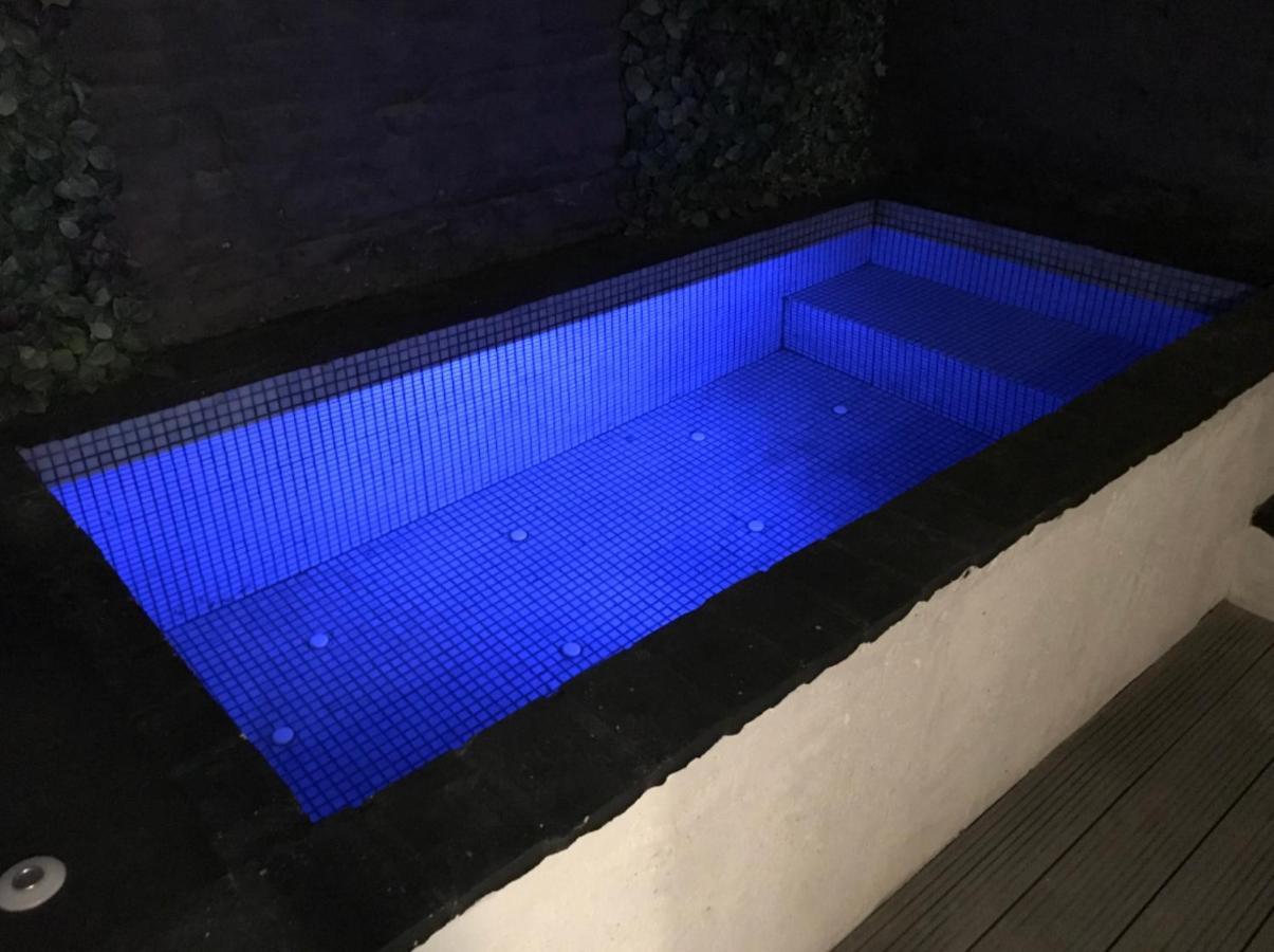Pequeno Alojamiento Con Mini Piscina - No Climatizada Валенсія Екстер'єр фото