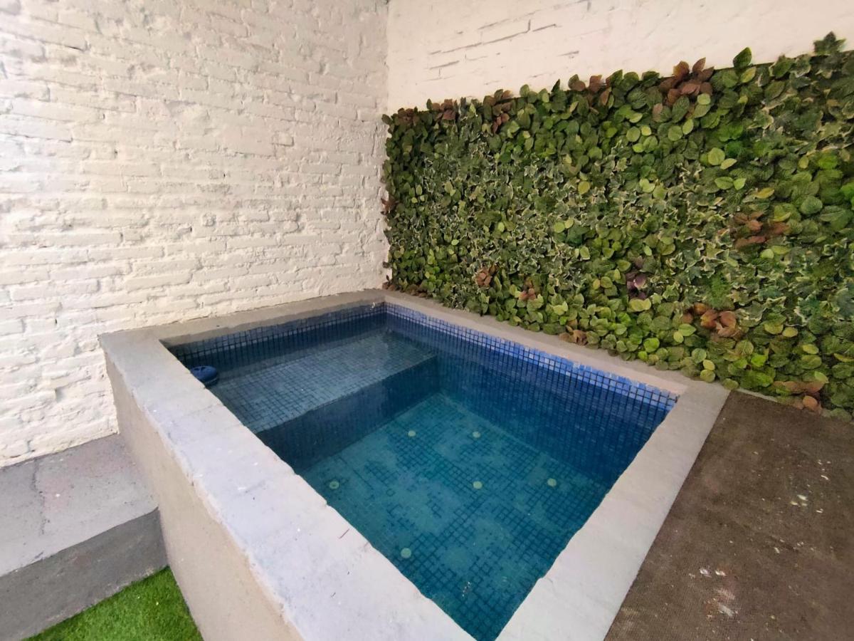 Pequeno Alojamiento Con Mini Piscina - No Climatizada Валенсія Екстер'єр фото